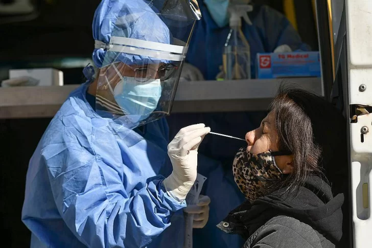 Once muertos y 1.570 casos de covid