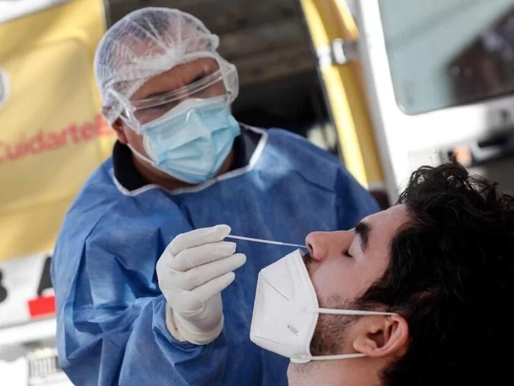 Coronavirus en el país: los contagios cayeron un 34,5% y las muertes 4,7% Coronavirus en el país: los contagios cayeron un 34,5% y las muertes 4,7%