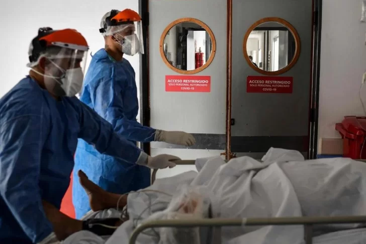 Salud: aplican medidas para cubrir unas 700 bajas de enfermeros y médicos