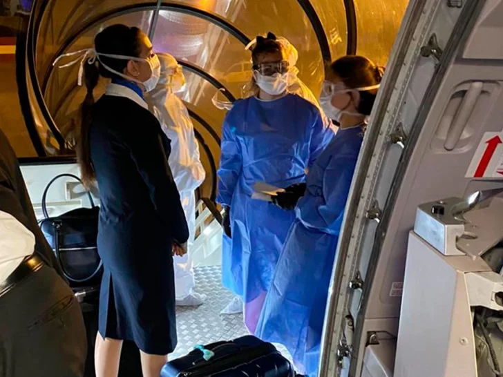 Coronavirus: activaron el protocolo en Ezeiza por un pasajero que llegó desde EEUU Coronavirus: activaron el protocolo en Ezeiza por un pasajero que llegó desde EEUU