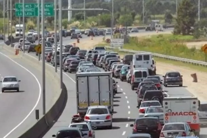 Más de 2.300 autos por hora circulan hacia la Costa Atlántica por el cambio de quincena
