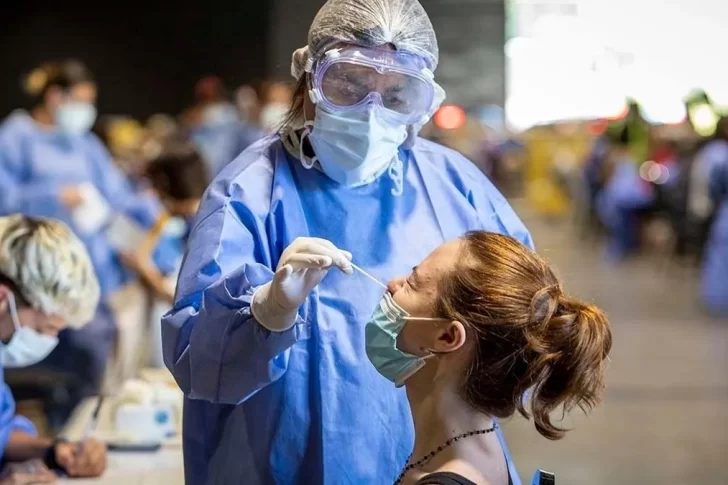 Reportaron 268 muertos y 13.050 nuevos contagios de coronavirus en la Argentina