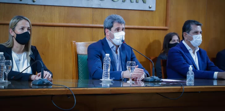 Uñac: “Los sanjuaninos necesitamos salud y también trabajo” Uñac: “Los sanjuaninos necesitamos salud y también trabajo”