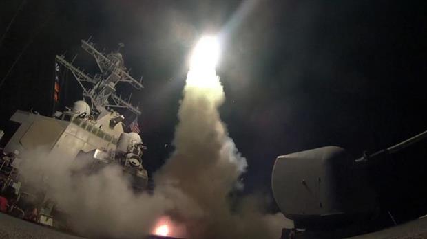 EEUU bombardeó una base aérea siria