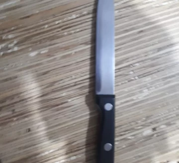 Llegó al hospital con 3 heridas provocadas con un cuchillo y contó que quisieron robarle Llegó al hospital con 3 heridas provocadas con un cuchillo y contó que quisieron robarle