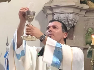 Un cura se enojó con Kicillof por el pase sanitario en las misas: “¿Quién carajo es?” Un cura se enojó con Kicillof por el pase sanitario en las misas: “¿Quién carajo es?”