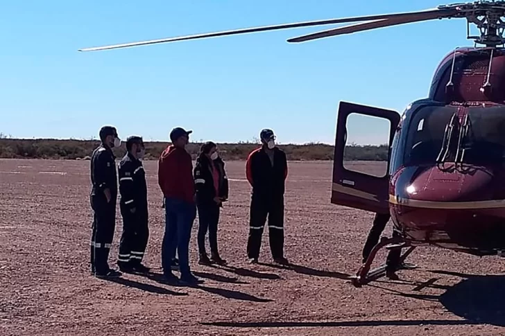 Cortes de ruta en Vaca Muerta: las petroleras usan helicópteros para transportar a los empleados