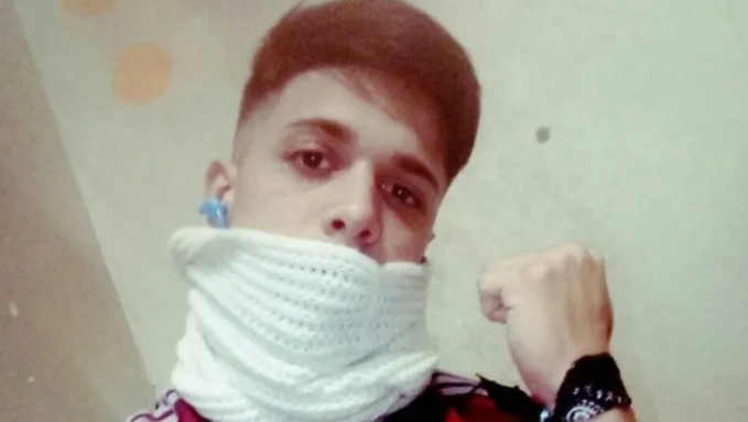 Por un “me gusta” en una red social, mató a un vecino y fue detenido tras un tiroteo Por un “me gusta” en una red social, mató a un vecino y fue detenido tras un tiroteo