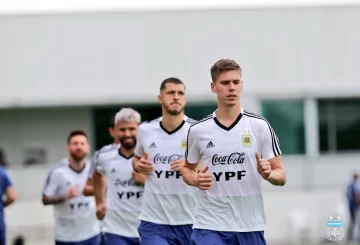 La duda de Scaloni para enfrentar a Venezuela: Saravia o Foyth