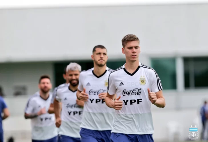 La duda de Scaloni para enfrentar a Venezuela: Saravia o Foyth