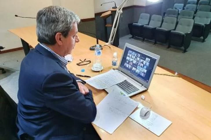 Roberto Gattoni junto a vicegobernadores con Daniel Scioli vía Zoom