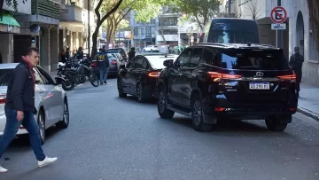 Alberto Fernández le cedió un auto blindado a Cristina Kirchner Alberto Fernández le cedió un auto blindado a Cristina Kirchner