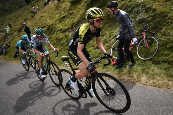 Simon Yates se impuso en la primera etapa de los Pirineos
