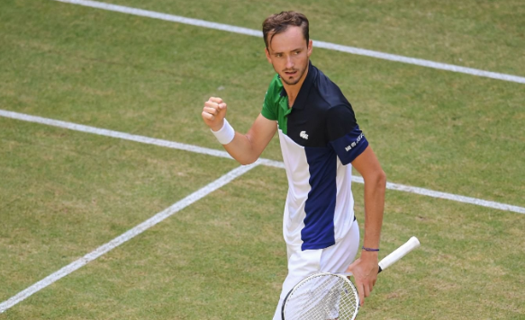 El ruso Medvedev estiró su ventaja en el tope del ranking ATP