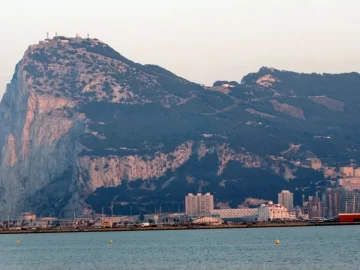 Tras 180 años, reconocen a Gibraltar como ciudad británica Tras 180 años, reconocen a Gibraltar como ciudad británica