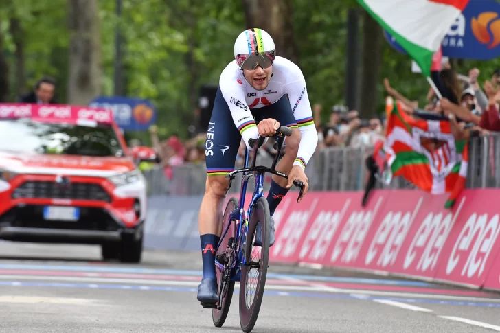 Ganna sale a vestirse de amarillo