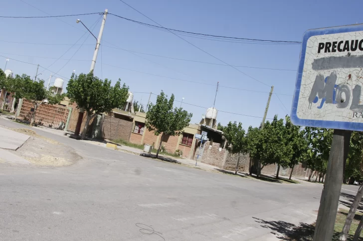 Vecinos de un barrio rawsino denuncian ser rehenes de dos bandas enfrentadas