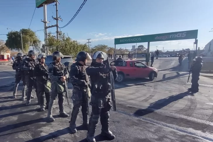 Peritan celulares para tratar de hallar a instigadores de los saqueos