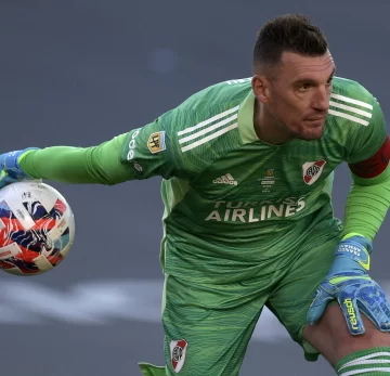 Armani quedó complicado Armani quedó complicado