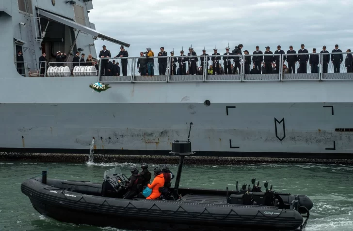 El homenaje de los héroes del Belgrano El homenaje de los héroes del Belgrano