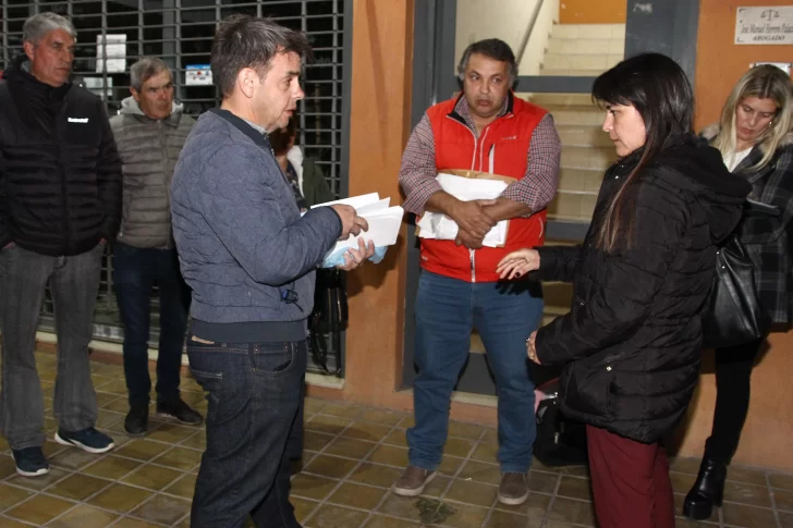 Dicen que el Pro está cerrado y llevaron afiliaciones al estudio de la apoderada