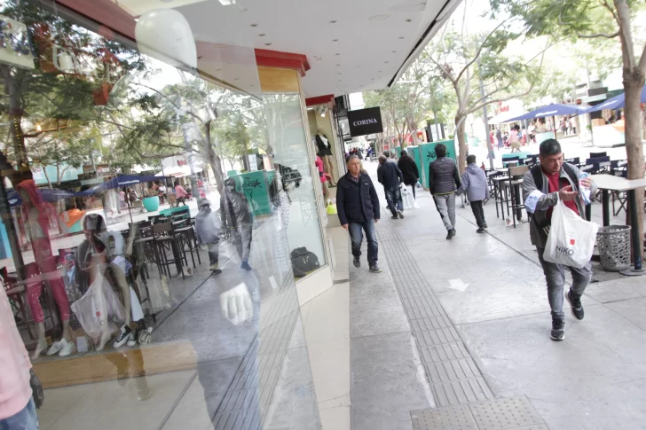 Los comerciantes denuncian pérdidas y que hubo falta de clientes por el feriado