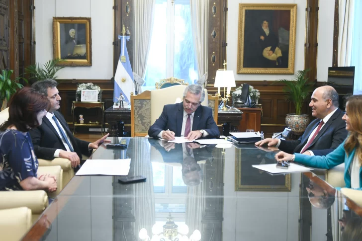 El Gobierno congela los planes Potenciar Trabajo