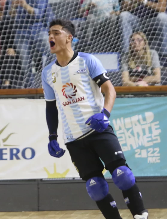 Argentina quiere bajar al campeón