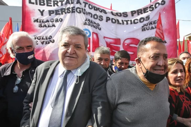 Marchan a tribunales para pedir cambios en la Corte