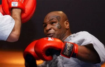 Tyson volvió a pura trompada