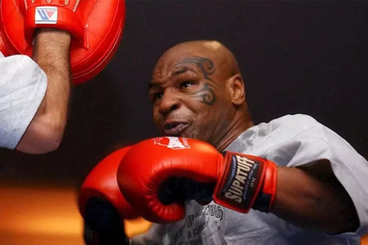 Tyson volvió a pura trompada