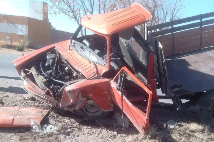 Volcó y murió ¿Por una rueda que reventó?