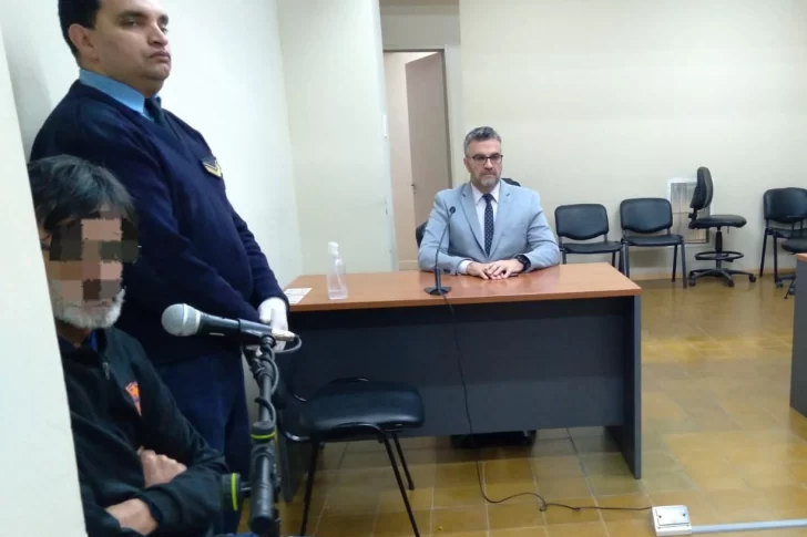 Violó a su hijastra, lo confesó y le dan 8 años