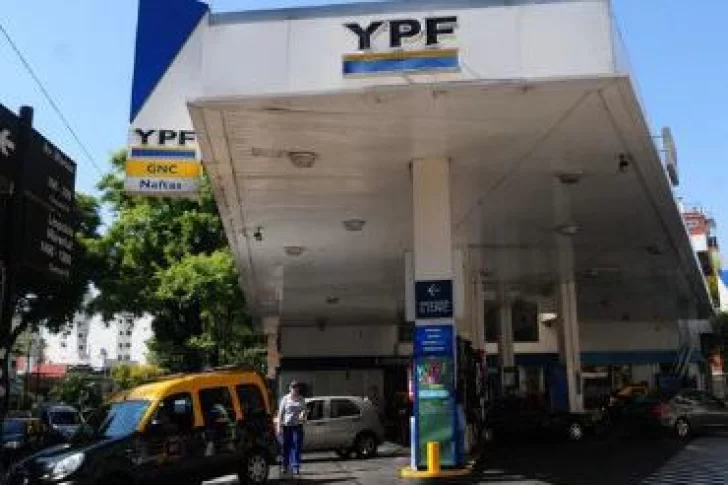 YPF limita y sube precio de Infinia Diesel a extranjeros