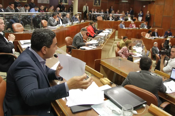 Fuertes cruces jurídicos, políticos y electorales en una sesión picante e histórica