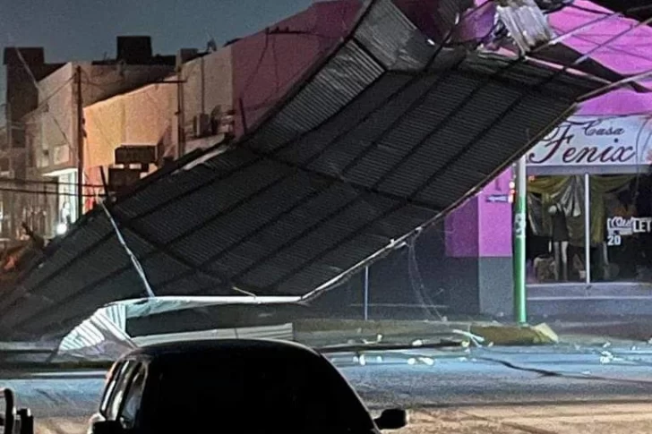 Casi lo peor por el viento: un gran techo voló casi 100 metros en Jáchal