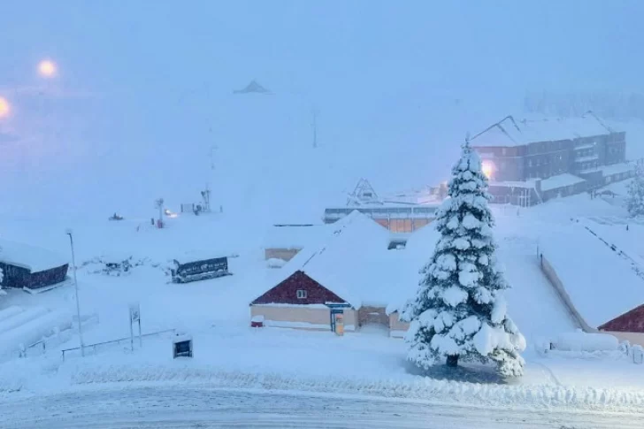 Manto de nieve tapó Las Leñas y el paso a Chile sigue cerrado
