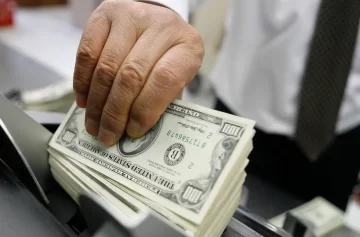 El dólar blue saltó $7 este martes en San Juan y cerró la jornada a $289