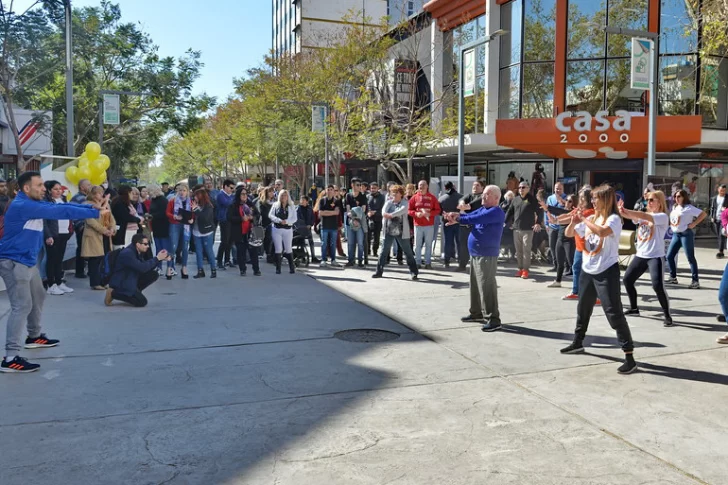 Reforzar la autoestima es clave para hablar con los niños sobre suicidio