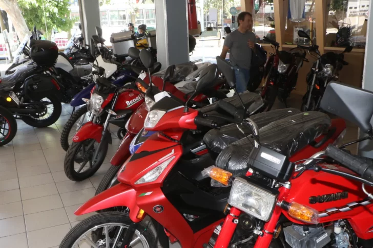 En la provincia aplican la norma de que las motos 0km deben salir con seguro de las agencias