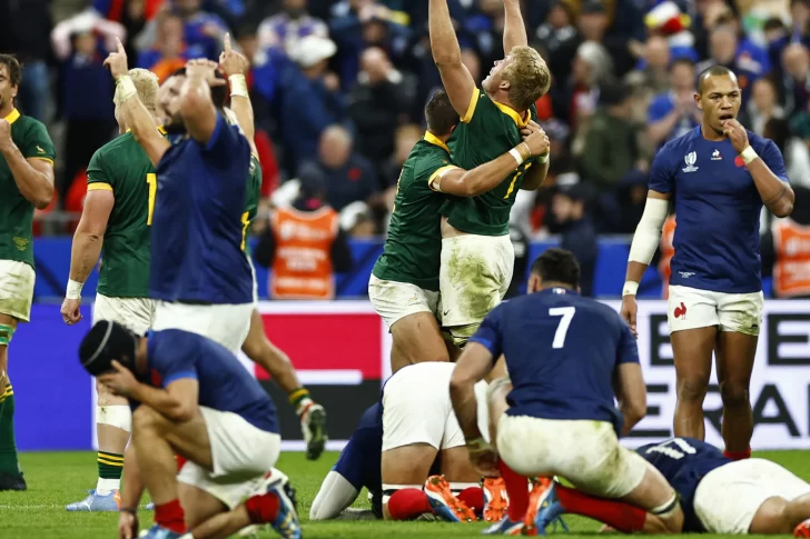 Ganó Inglaterra y Sudáfrica dio la nota eliminando al local Francia