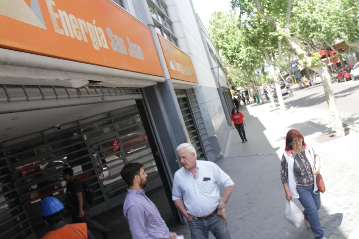 Por dos aumentos y el consumo estacional vienen más altas las boletas eléctricas