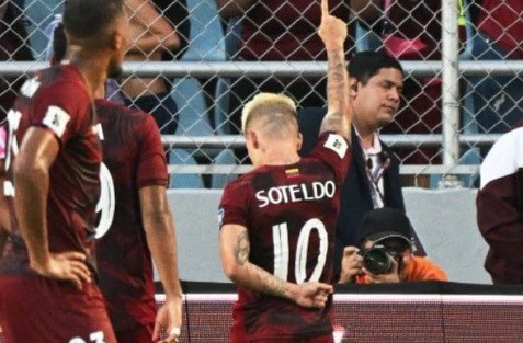 Venezuela cacheteó a un Chile sin ideas Venezuela cacheteó a un Chile sin ideas