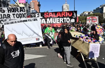 Simularon velatorio de Salario Mínimo Simularon velatorio de Salario Mínimo