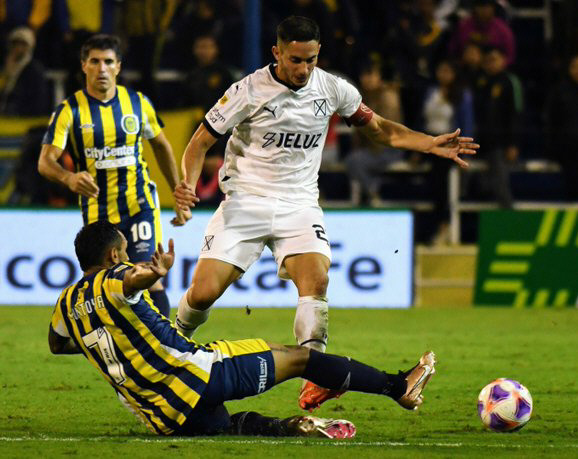 El Rojo se debió conformar con un punto El Rojo se debió conformar con un punto