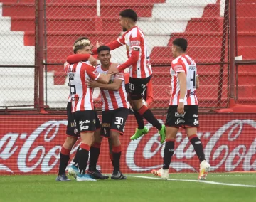 Barracas, con Álvarez de titular, tomó oxígeno Barracas, con Álvarez de titular, tomó oxígeno