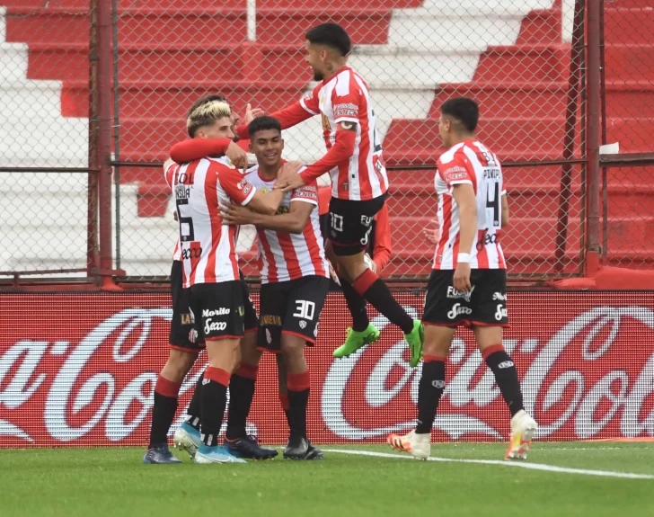 Barracas, con Álvarez de titular, tomó oxígeno Barracas, con Álvarez de titular, tomó oxígeno