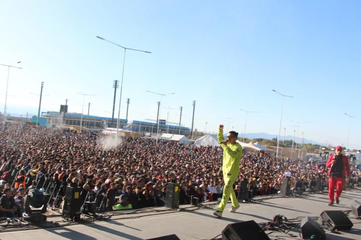El aguante, con orden y buena onda