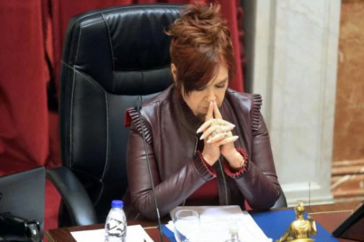 Fiscalía pidió 12 años de prisión para Cristina e inhabilitación de por vida