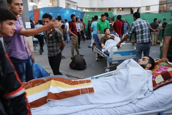 Heridos llenan los pasillos de hospitales